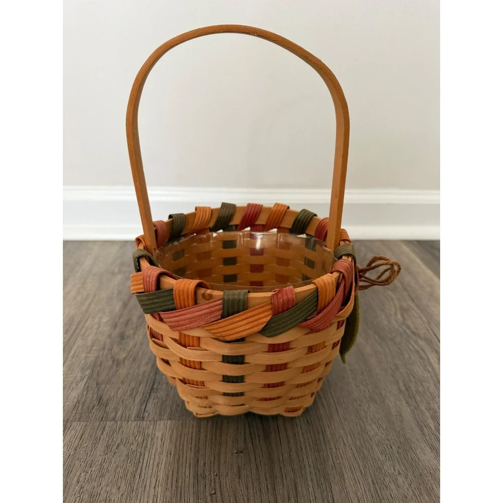 Vintage-Style Fall Woven Basket with Handle & Leaf Accents